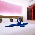 The Shades Bed&Breakfast Boutique Hotel